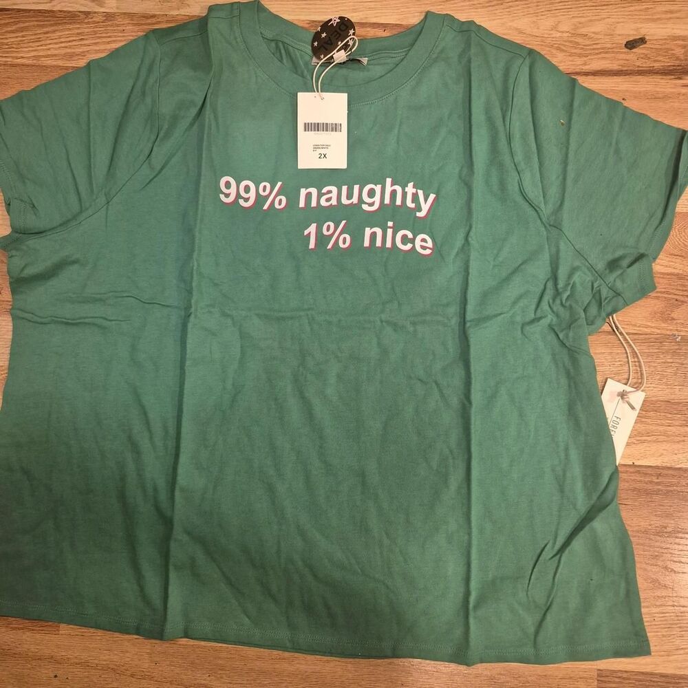 Forever-21 Women's Green Xmas T-shirt